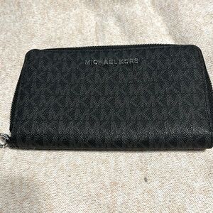Brand new Michael Kors jet set travel wristlet